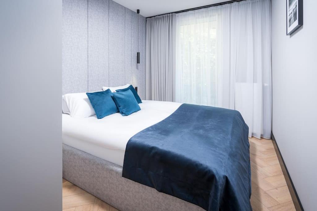 Apartment Old Premium By Rent4you *