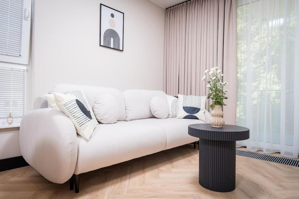 Old Premium By Rent4you Apartment *